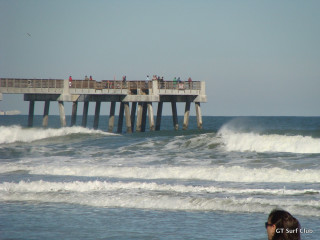 Pier people waves crashing dog - a pier free wallpaper