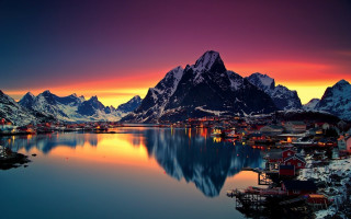 Mountain lake town sunset red - a mountain range free wallpaper
