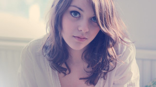 Woman blueeyes white shirt plant - anne ryan free wallpaper