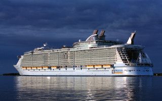 Cruise ship water cloudy sky 2 - free ship wallpaper
