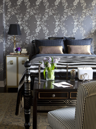 Bedroom with bed interior design 18 - free retro wallpaper