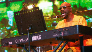 Man keyboard stage microphone large - a keyboard free wallpaper