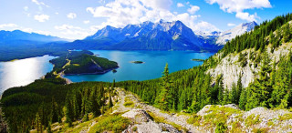 Scenic mountain lake blue sky - scenic free wallpaper