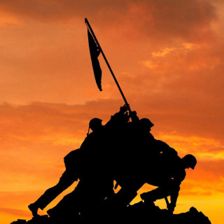 Silhouette soldiers raising flag hill - free sunset wallpaper for tablet