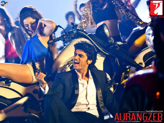 Man motorcycle woman standing gun - assemblage free wallpaper for desktop