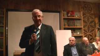 Man crowd microphone speaking event - stanley artgermm free wallpaper