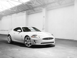 White car garage white wall - a white ceiling free wallpaper