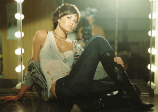 Woman sitting floor mirror cigarette - the floor in front free wallpaper