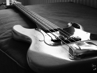 Bass guitar bed case background - billie waters free wallpaper