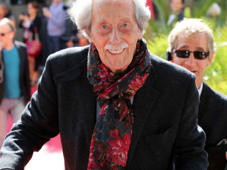 Older man floral scarf woman - enzo cucchi free wallpaper