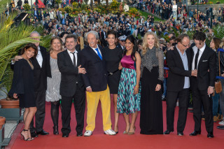 Group red carpet crowd people - eric de kolb free wallpaper for desktop