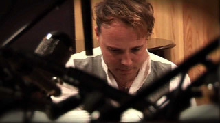 Man sitting microphone recording studio - a pen free wallpaper for desktop