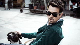 Man green sweater sunglasses bench - his lap free wallpaper