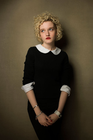 Blonde woman black dress posing 3 - purism free wallpaper for mobile