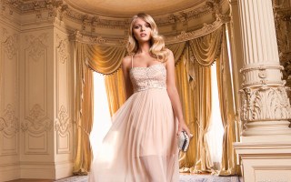 Woman golden dress indoor painting - a woman in a dress free wallpaper