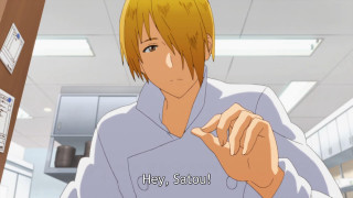 Man blue shirt pointing room - a blue shirt free wallpaper for desktop