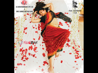 Woman bed red dress purse - blanket free wallpaper