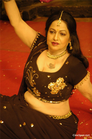 Woman belly dance outfit rose - a rose free wallpaper