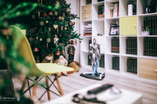 Christmas tree yellow chair room - les automatiste free wallpaper