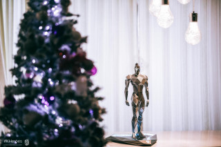 Mannequin christmas tree light bulb - figurativism free wallpaper