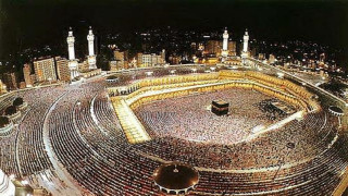 Crowd building night lights people - a mosaic free wallpaper for desktop