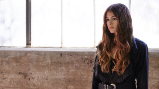 Woman window black shirt belt - a belt free wallpaper