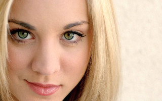 Blonde hair green eyes cell - perfect eye free wallpaper