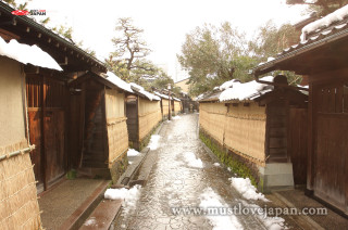 Narrow alley snow buildings trees - the other side free wallpaper