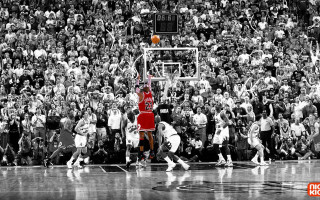 Basketball player jumping dunking crowd - deep 3 point perspective free wallpaper