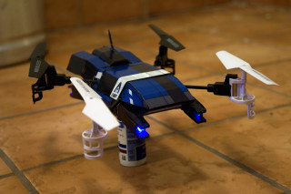 Toy paint remote cubo futurism - a tile floor free wallpaper