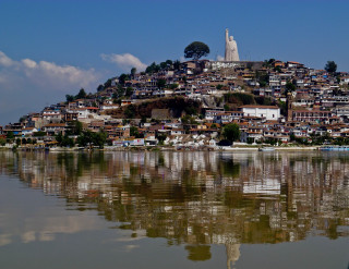 City hill lake clock tower - quito school free wallpaper
