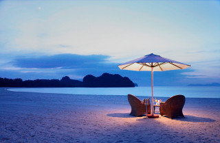 Chairs umbrella beach night ocean - romantic free wallpaper for desktop