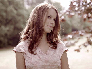 Woman dress park trees frisbee - a park free wallpaper