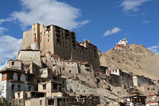 Clocktower mountain skyline castle bridge - the top of its free wallpaper