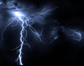 Lightning storm city night sky - volumetric lightning free wallpaper