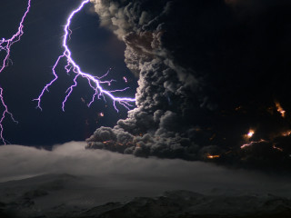Lightning cloud mountain night storm - thunderstorm free wallpaper