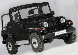 Black jeep white background backdrop - a white backdrop free wallpaper