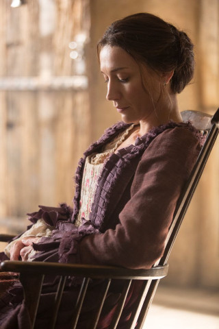 Woman sitting chair cell phone - renaissance free wallpaper for mobile