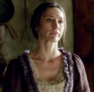 Woman brown dress hat serious - preraphaelitism free wallpaper for tablet