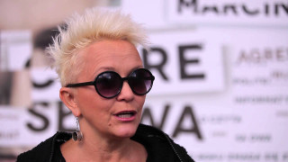 Blonde woman black sunglasses stage - rutkowski free wallpaper