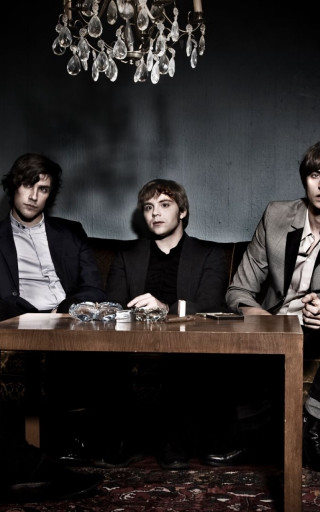 Men table chandelier ceiling group - a chandelier free wallpaper for mobile