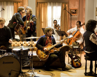 Baroque music group piano couch - rococo free wallpaper