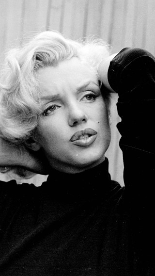Blonde woman black shirt posing 2 - alfred eisenstaedt free wallpaper