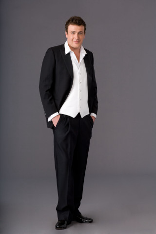 Man tuxedo studio gray backdrop - bill sienkiewicz free wallpaper for mobile