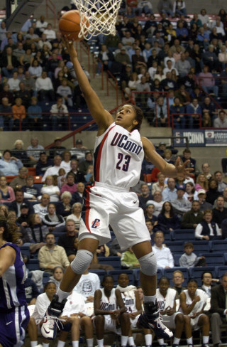 Man jumping dunk basketball game 3 - free sports wallpaper for mobile