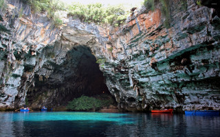 Canoes cave blue water green - blue water free wallpaper