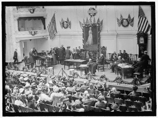 Large room people flags stage - orphism free wallpaper