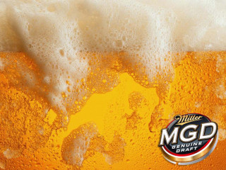 Close up beer foamy bubbles - foamy free wallpaper