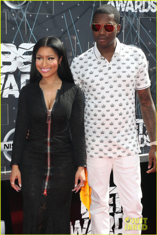 Man woman red carpet black 2 - free fantasy wallpaper