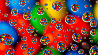 Bubbles window water droplets rainbow - a window pane free wallpaper